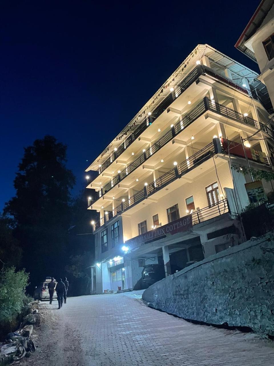 Jain Hotel Manāli Esterno foto